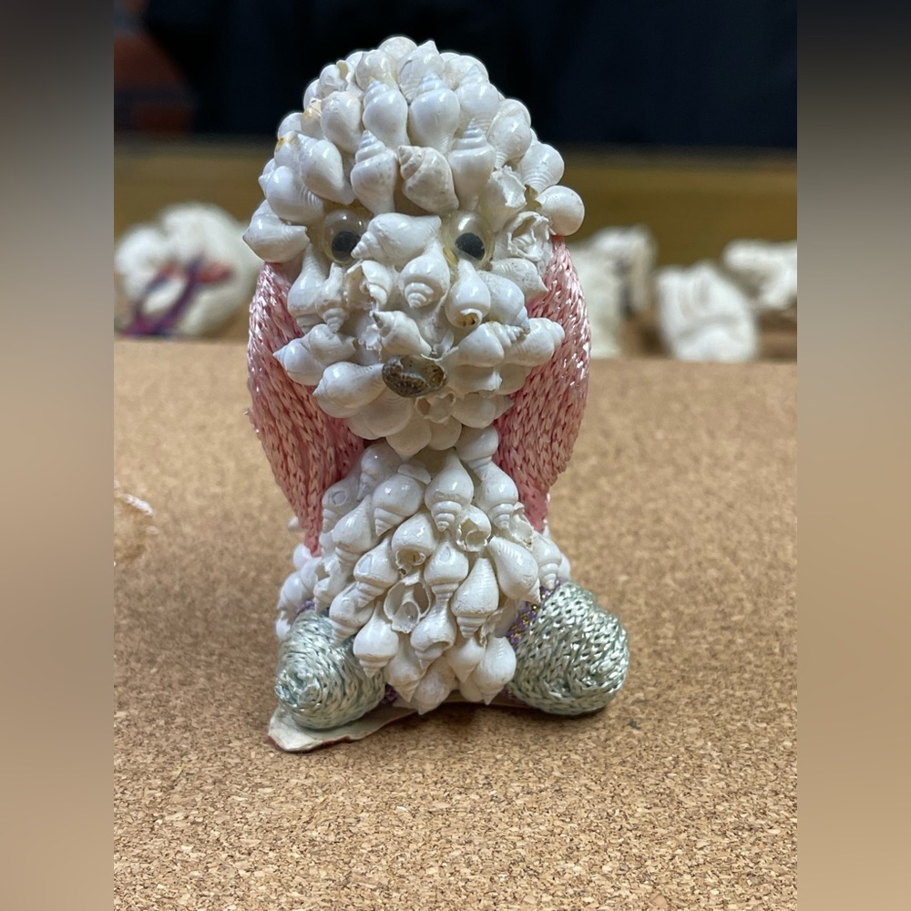 Vintage seashell dog.